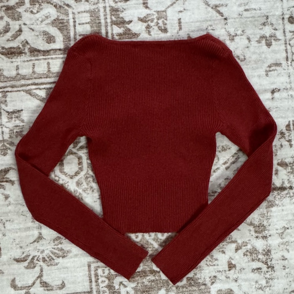Cropped Ribbed Sweater - Picture 3 of 3